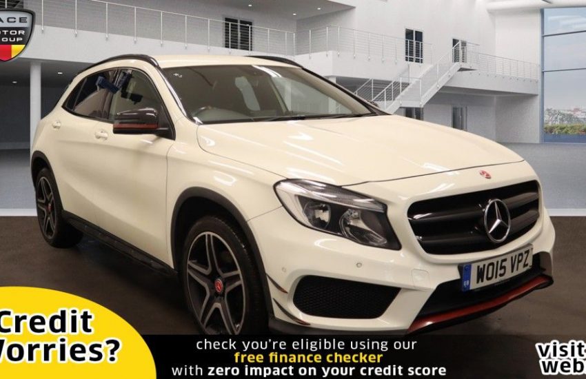 Used 2015 WHITE MERCEDES-BENZ GLA CLASS for sale in Manchester