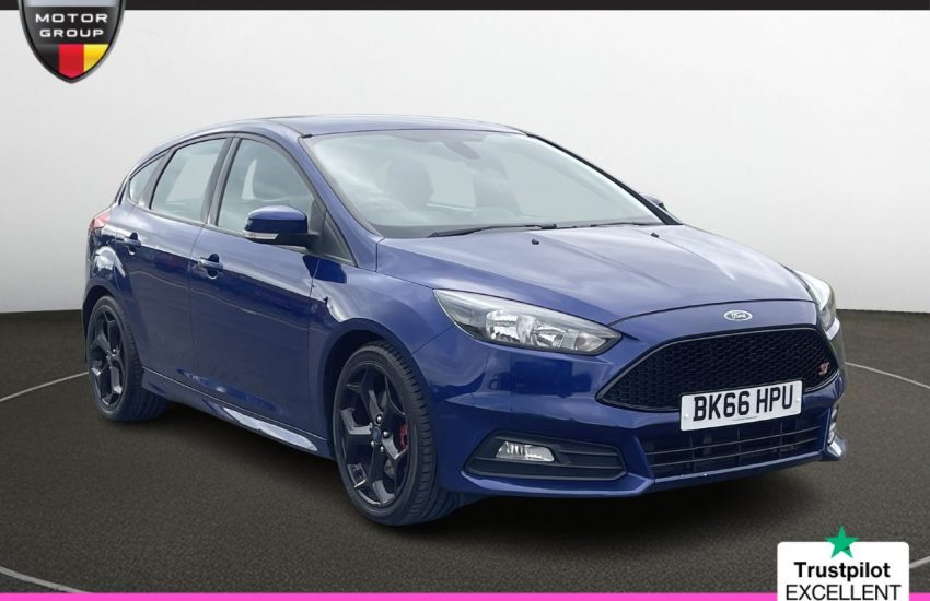 Used 2016 BLUE FORD FOCUS for sale in Manchester