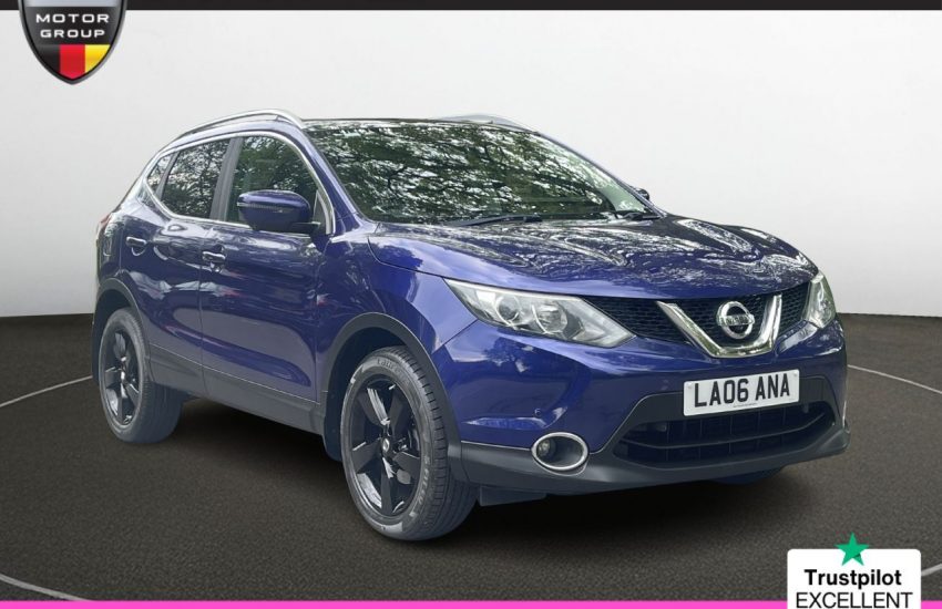 Used 2016 BLUE NISSAN QASHQAI for sale in Manchester
