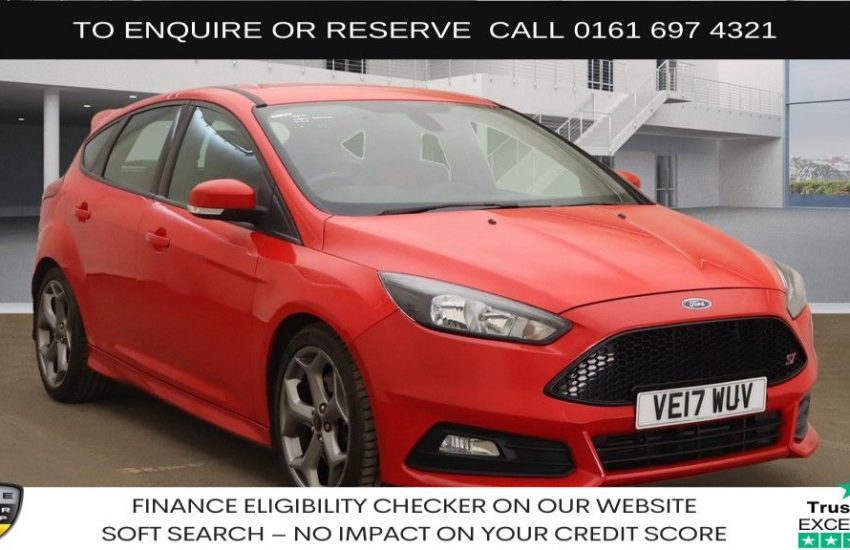 Used 2017 RED FORD FOCUS for sale in Manchester