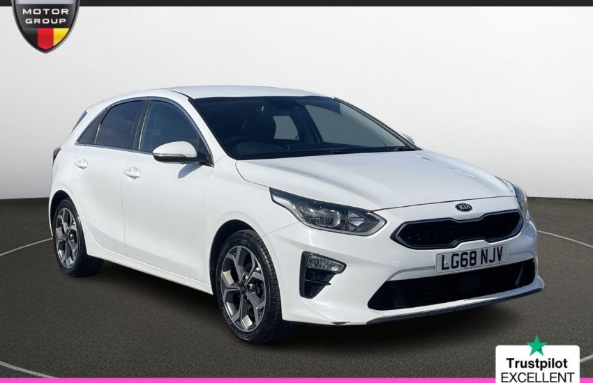 Used 2018 WHITE KIA CEED for sale in Manchester
