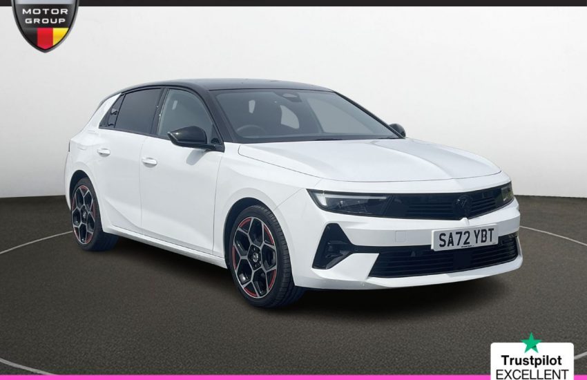 Used 2022 WHITE VAUXHALL ASTRA for sale in Manchester