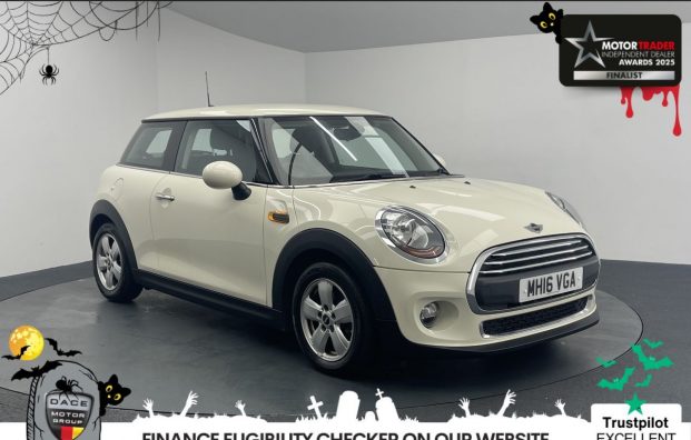 Used 2016 WHITE MINI HATCH for sale in Manchester