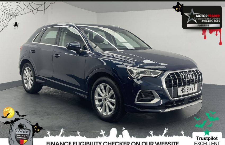 Used 2019 BLUE AUDI Q3 for sale in Manchester