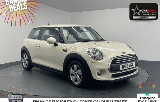 Used 2016 WHITE MINI HATCH for sale in Manchester