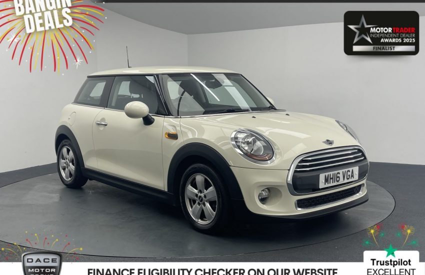 Used 2016 WHITE MINI HATCH for sale in Manchester