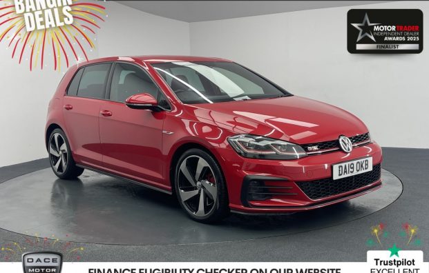Used 2019 RED VOLKSWAGEN GOLF for sale in Manchester