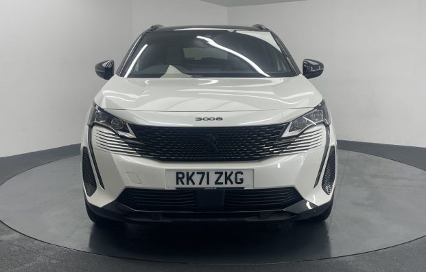 Used 2021 WHITE PEUGEOT 3008 for sale in Manchester