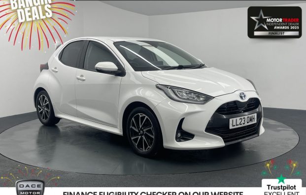 Used 2023 WHITE TOYOTA YARIS for sale in Manchester