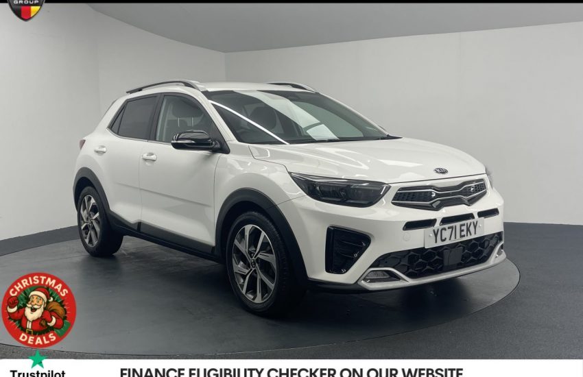 Used 2021 WHITE KIA STONIC for sale in Manchester