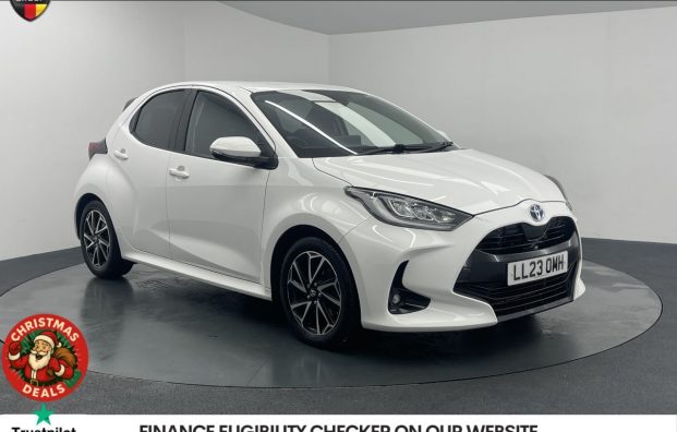 Used 2023 WHITE TOYOTA YARIS for sale in Manchester