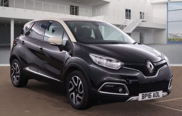 Used 2016 BLACK RENAULT CAPTUR for sale in Manchester