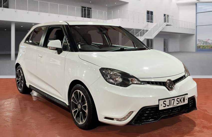Used 2017 WHITE MG MG3 for sale in Manchester