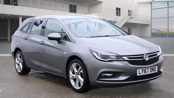 Used 2018 GREY VAUXHALL ASTRA for sale in Manchester