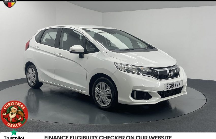 Used 2018 WHITE HONDA JAZZ for sale in Manchester