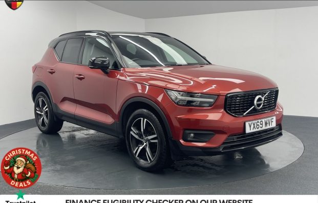 Used 2019 RED VOLVO XC40 for sale in Manchester
