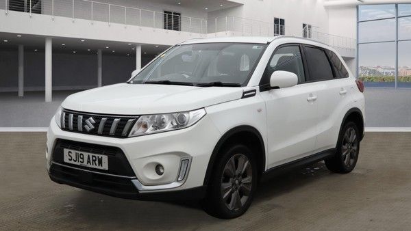 Used 2019 WHITE SUZUKI VITARA for sale in Manchester