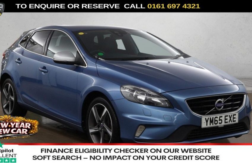 Used 2016 BLUE VOLVO V40 for sale in Manchester