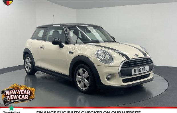 Used 2018 WHITE MINI HATCH for sale in Manchester