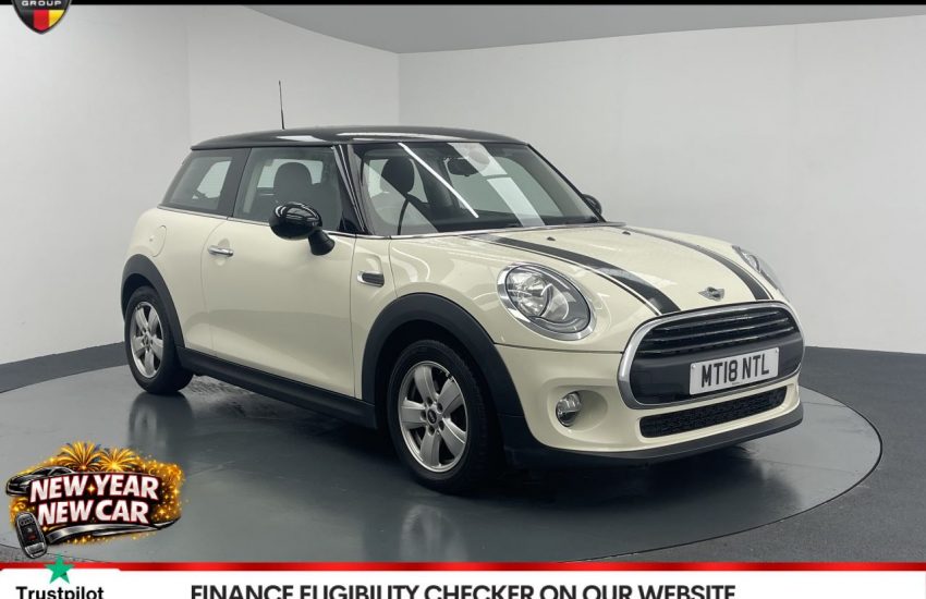 Used 2018 WHITE MINI HATCH for sale in Manchester