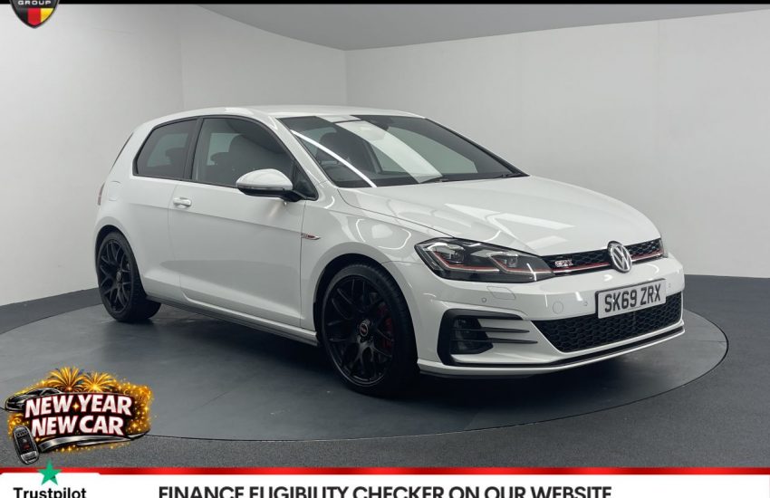 Used 2019 WHITE VOLKSWAGEN GOLF for sale in Manchester