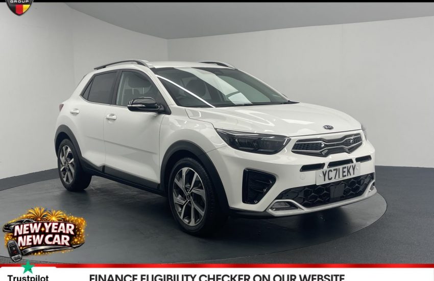 Used 2021 WHITE KIA STONIC for sale in Manchester