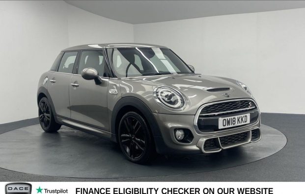Used 2018 SILVER MINI HATCH for sale in Manchester