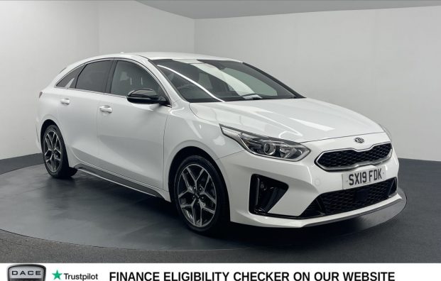 Used 2019 WHITE KIA PROCEED for sale in Manchester