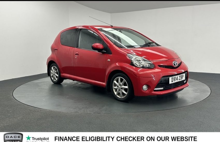 Used 2014 RED TOYOTA AYGO for sale in Manchester