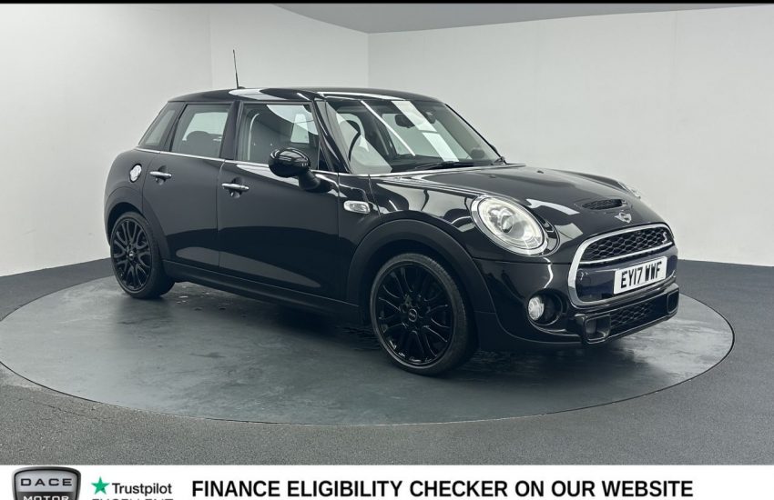 Used 2017 BLACK MINI HATCH for sale in Manchester