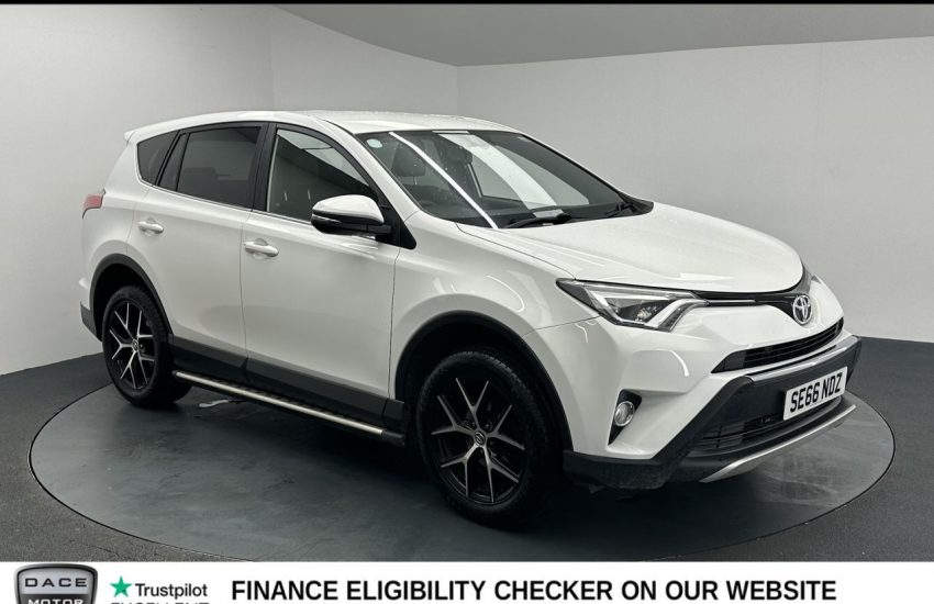 Used 2017 WHITE TOYOTA RAV4 for sale in Manchester