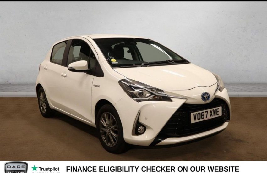 Used 2017 WHITE TOYOTA YARIS for sale in Manchester