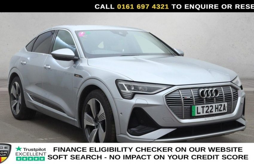 Used 2018 WHITE AUDI Q3 for sale in Manchester