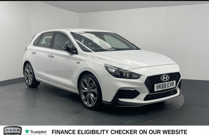 Used 2018 WHITE HYUNDAI I30 for sale in Manchester
