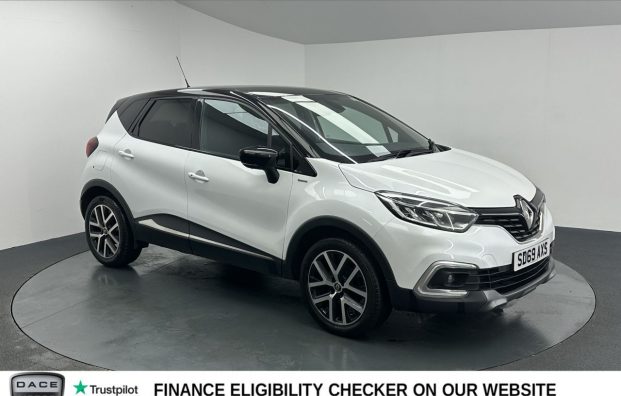 Used 2019 WHITE RENAULT CAPTUR for sale in Manchester
