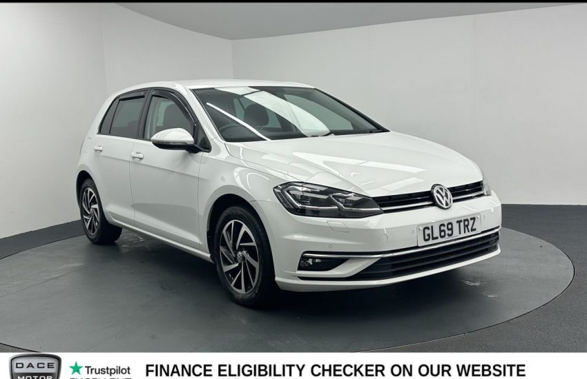 Used 2019 WHITE VOLKSWAGEN GOLF for sale in Manchester