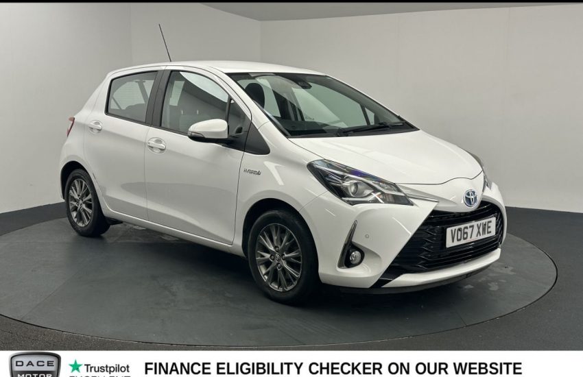 Used 2017 WHITE TOYOTA YARIS for sale in Manchester