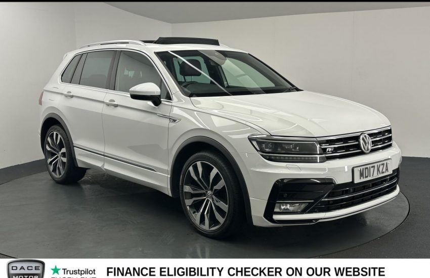 Used 2017 WHITE VOLKSWAGEN TIGUAN for sale in Manchester