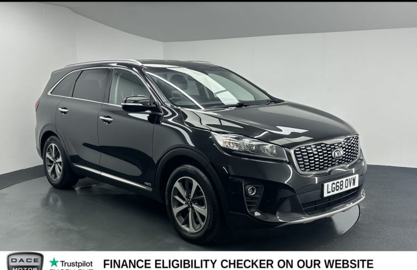 Used 2018 BLACK KIA SORENTO for sale in Manchester