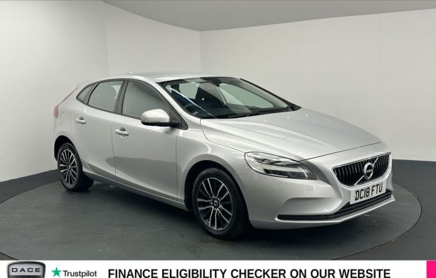 Used 2018 SILVER VOLVO V40 for sale in Manchester